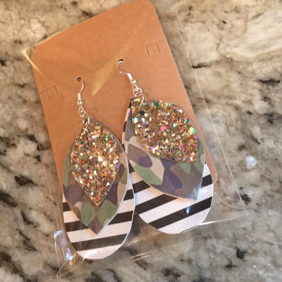 Fun camo/stripe sparkle faux leather earrings - Picture 3 of 3